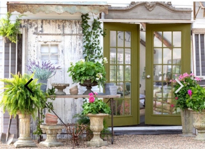 Courtyard Garden Urn with Base